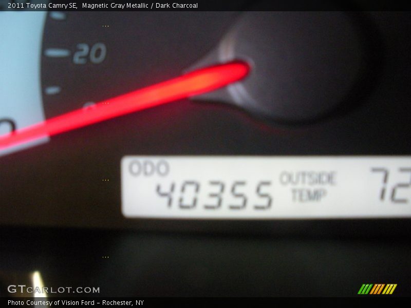 Magnetic Gray Metallic / Dark Charcoal 2011 Toyota Camry SE