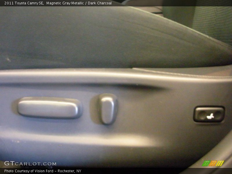 Magnetic Gray Metallic / Dark Charcoal 2011 Toyota Camry SE