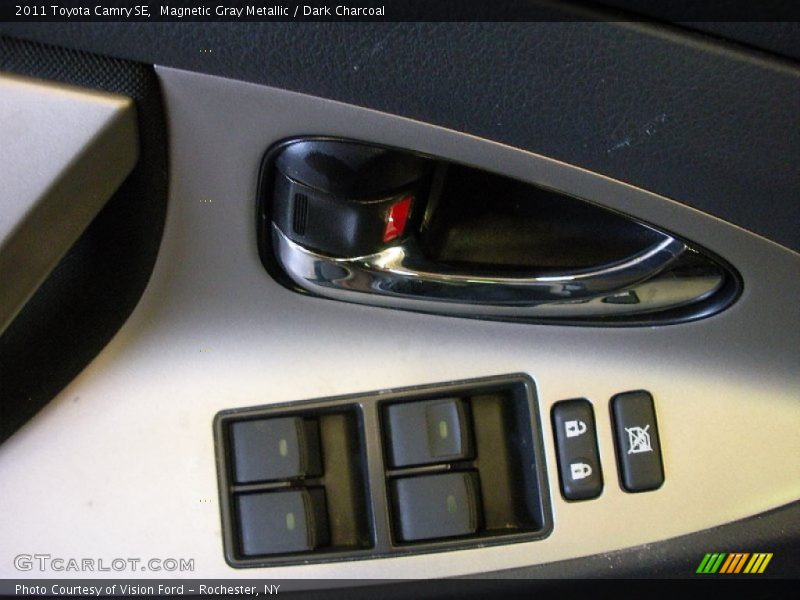 Magnetic Gray Metallic / Dark Charcoal 2011 Toyota Camry SE