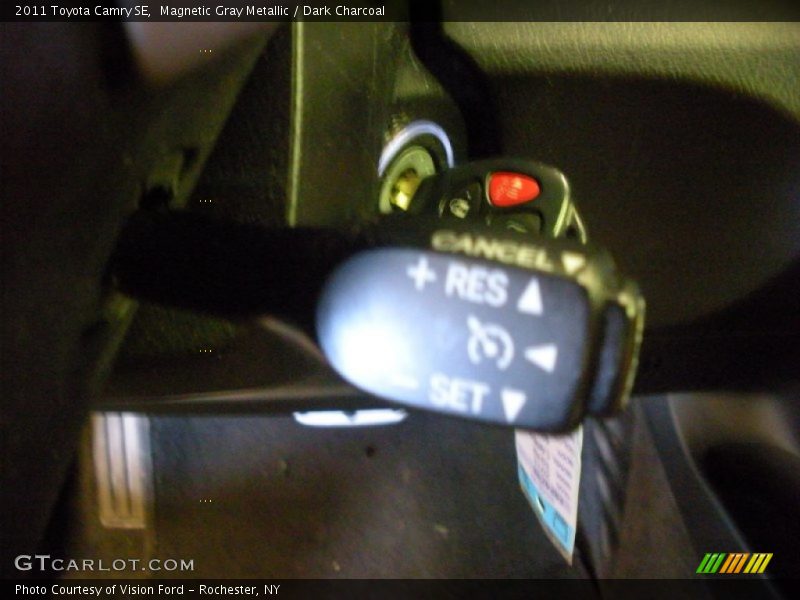 Magnetic Gray Metallic / Dark Charcoal 2011 Toyota Camry SE