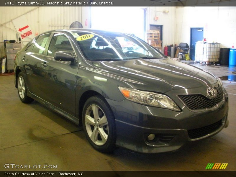 Magnetic Gray Metallic / Dark Charcoal 2011 Toyota Camry SE