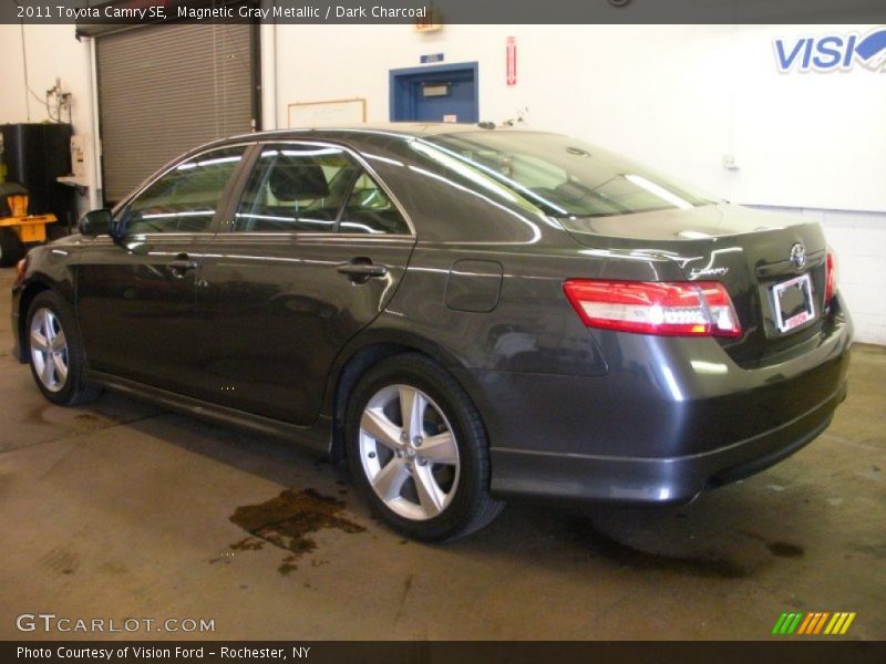 Magnetic Gray Metallic / Dark Charcoal 2011 Toyota Camry SE