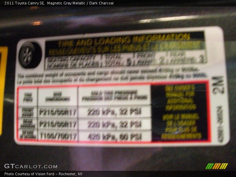 Magnetic Gray Metallic / Dark Charcoal 2011 Toyota Camry SE