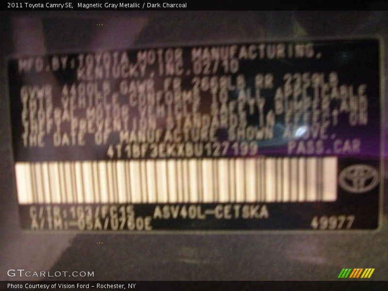 Magnetic Gray Metallic / Dark Charcoal 2011 Toyota Camry SE