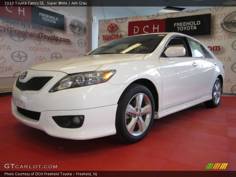 Super White / Ash Gray 2010 Toyota Camry SE