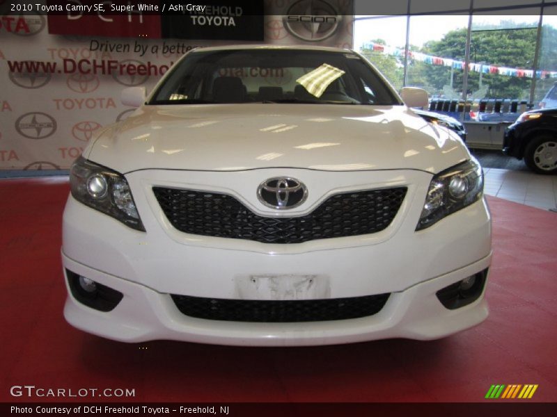 Super White / Ash Gray 2010 Toyota Camry SE