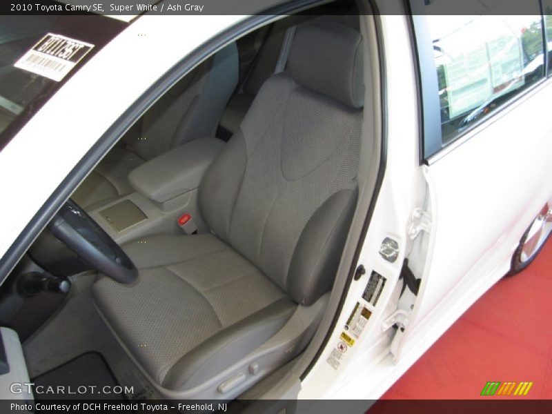 Super White / Ash Gray 2010 Toyota Camry SE