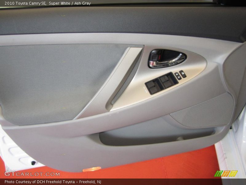 Super White / Ash Gray 2010 Toyota Camry SE