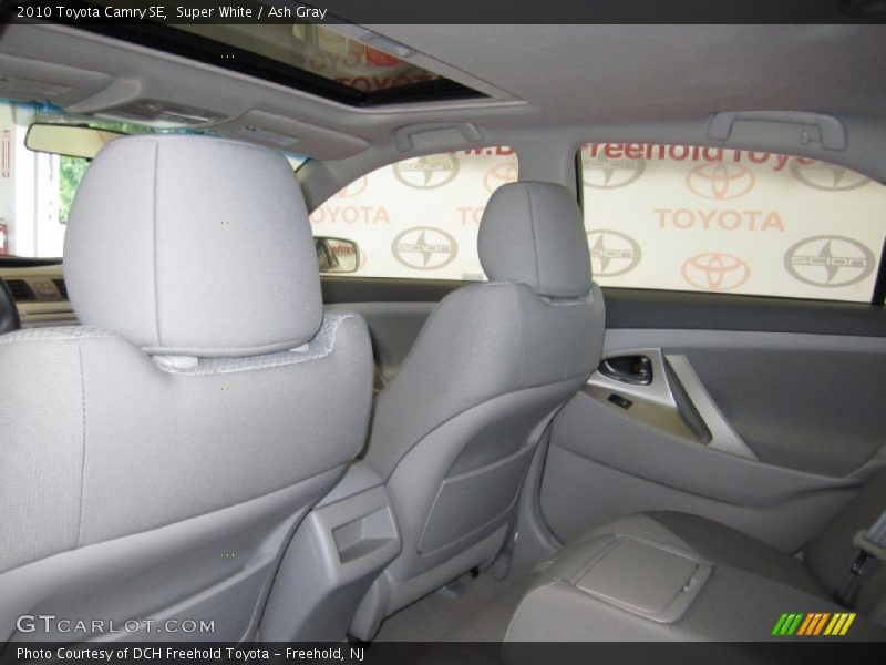 Super White / Ash Gray 2010 Toyota Camry SE