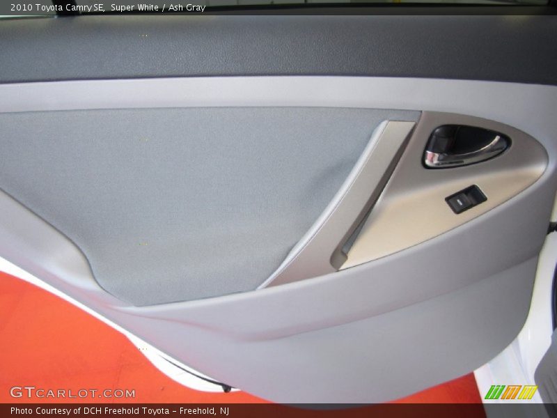 Super White / Ash Gray 2010 Toyota Camry SE