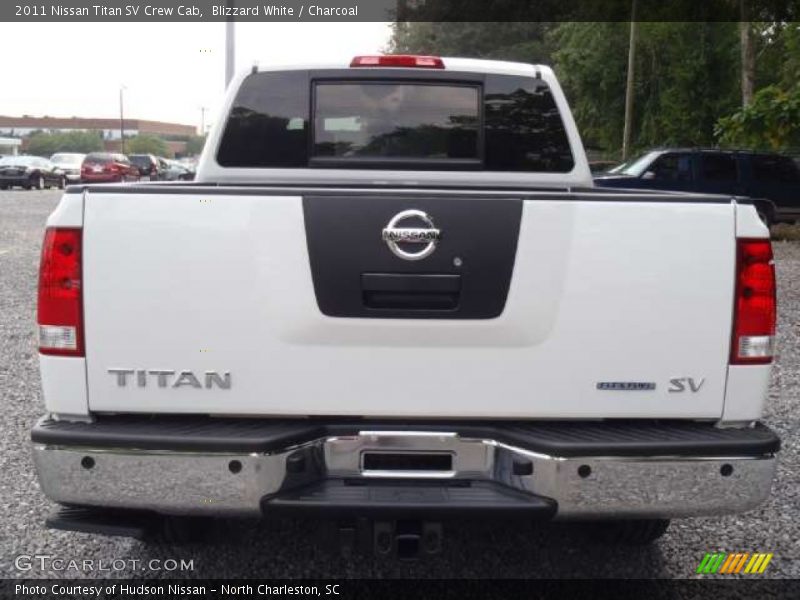 Blizzard White / Charcoal 2011 Nissan Titan SV Crew Cab