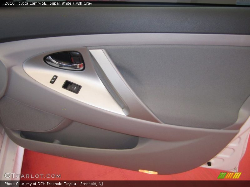 Super White / Ash Gray 2010 Toyota Camry SE