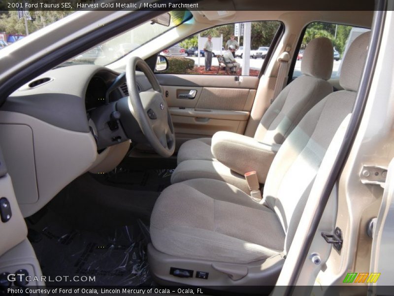 Harvest Gold Metallic / Medium Parchment 2001 Ford Taurus SES