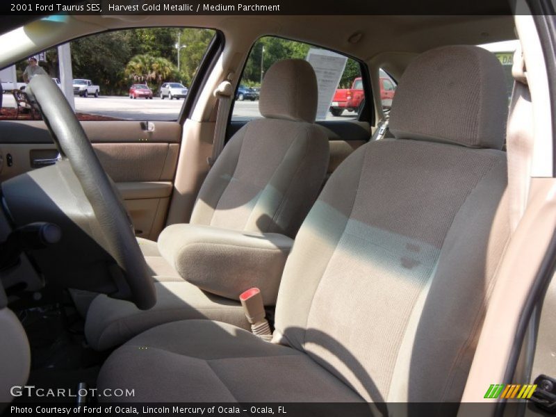 Harvest Gold Metallic / Medium Parchment 2001 Ford Taurus SES