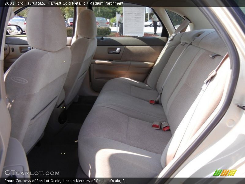 Harvest Gold Metallic / Medium Parchment 2001 Ford Taurus SES