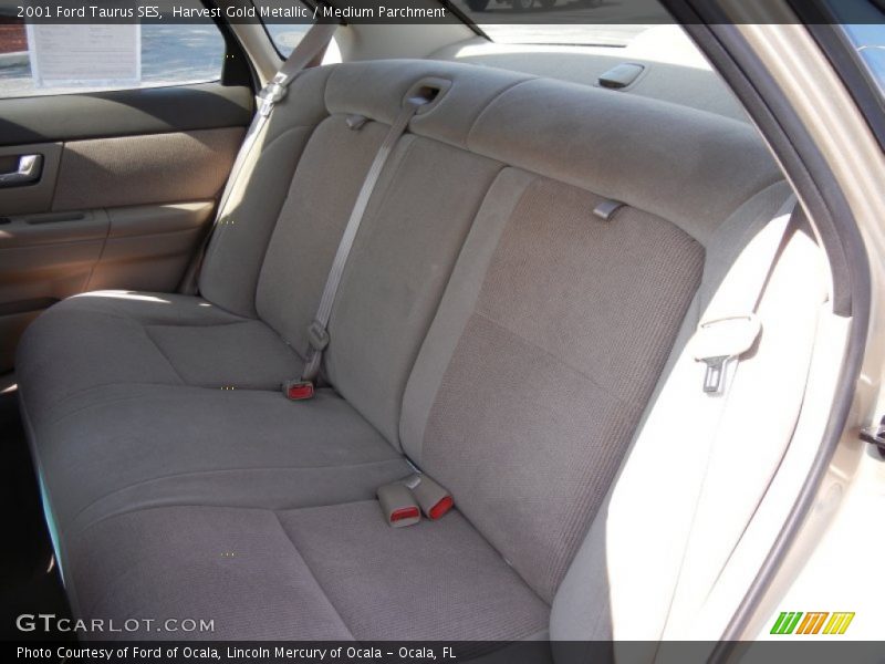 Harvest Gold Metallic / Medium Parchment 2001 Ford Taurus SES