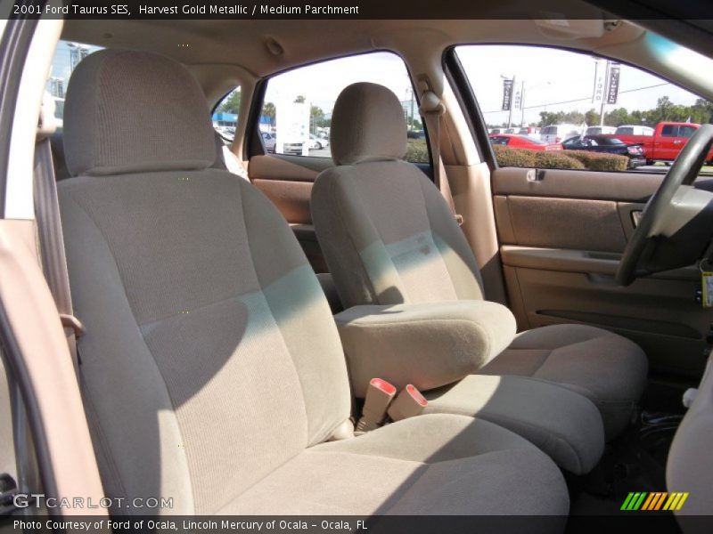 Harvest Gold Metallic / Medium Parchment 2001 Ford Taurus SES