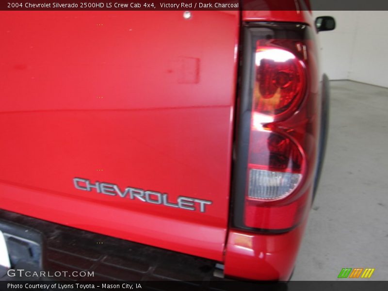 Victory Red / Dark Charcoal 2004 Chevrolet Silverado 2500HD LS Crew Cab 4x4