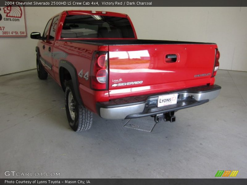 Victory Red / Dark Charcoal 2004 Chevrolet Silverado 2500HD LS Crew Cab 4x4