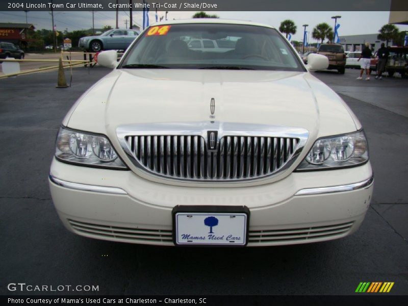 Ceramic White Tri-Coat / Shale/Dove 2004 Lincoln Town Car Ultimate