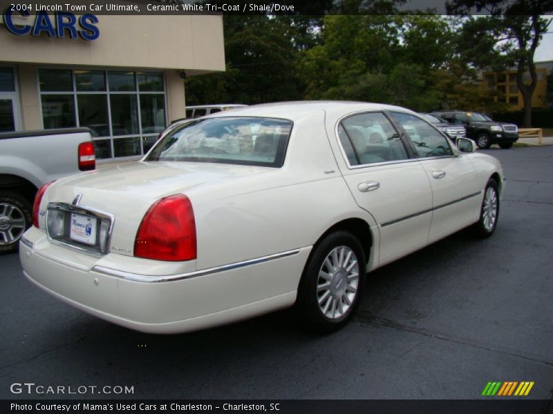 Ceramic White Tri-Coat / Shale/Dove 2004 Lincoln Town Car Ultimate