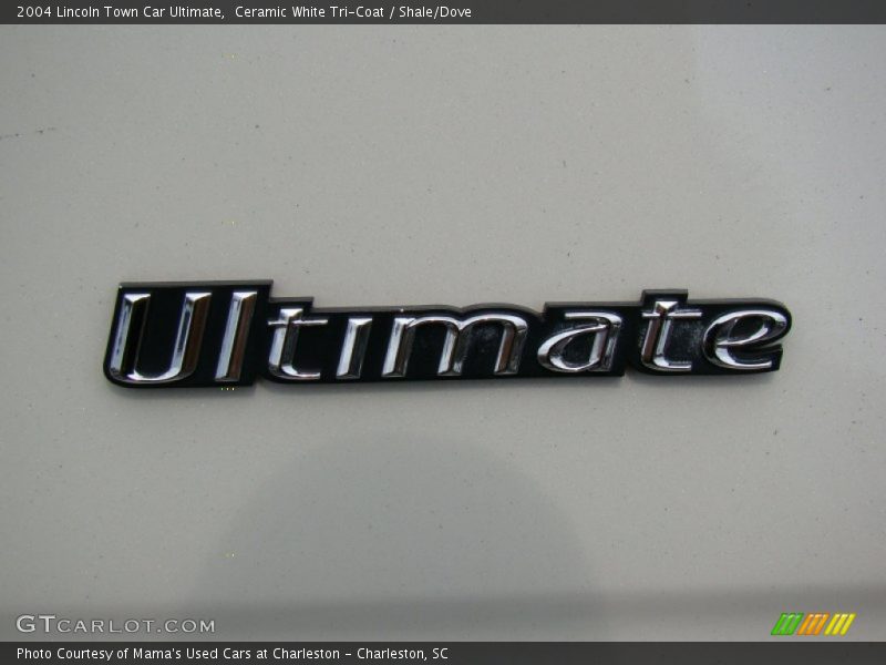 Ceramic White Tri-Coat / Shale/Dove 2004 Lincoln Town Car Ultimate