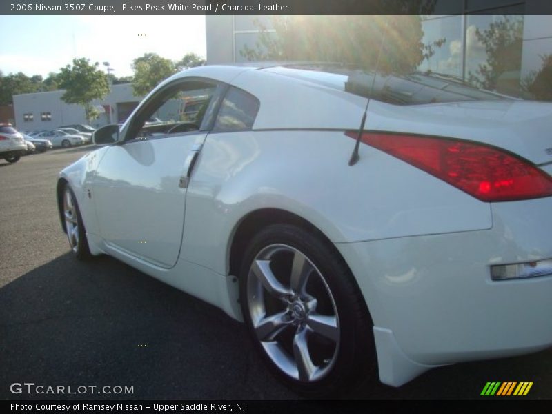 Pikes Peak White Pearl / Charcoal Leather 2006 Nissan 350Z Coupe