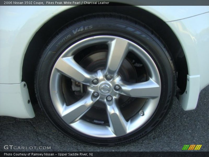 Pikes Peak White Pearl / Charcoal Leather 2006 Nissan 350Z Coupe