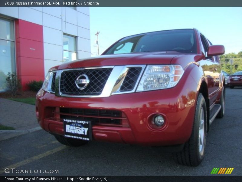 Red Brick / Graphite 2009 Nissan Pathfinder SE 4x4