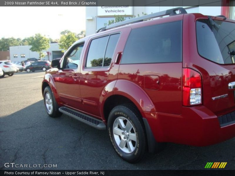 Red Brick / Graphite 2009 Nissan Pathfinder SE 4x4