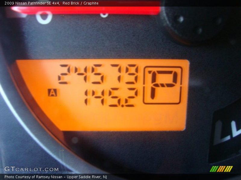 Red Brick / Graphite 2009 Nissan Pathfinder SE 4x4