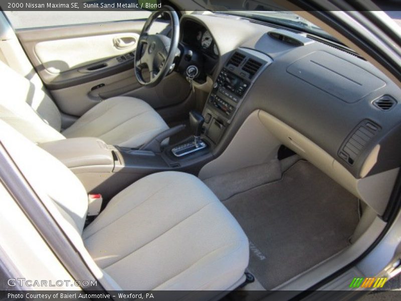 Sunlit Sand Metallic / Blond 2000 Nissan Maxima SE