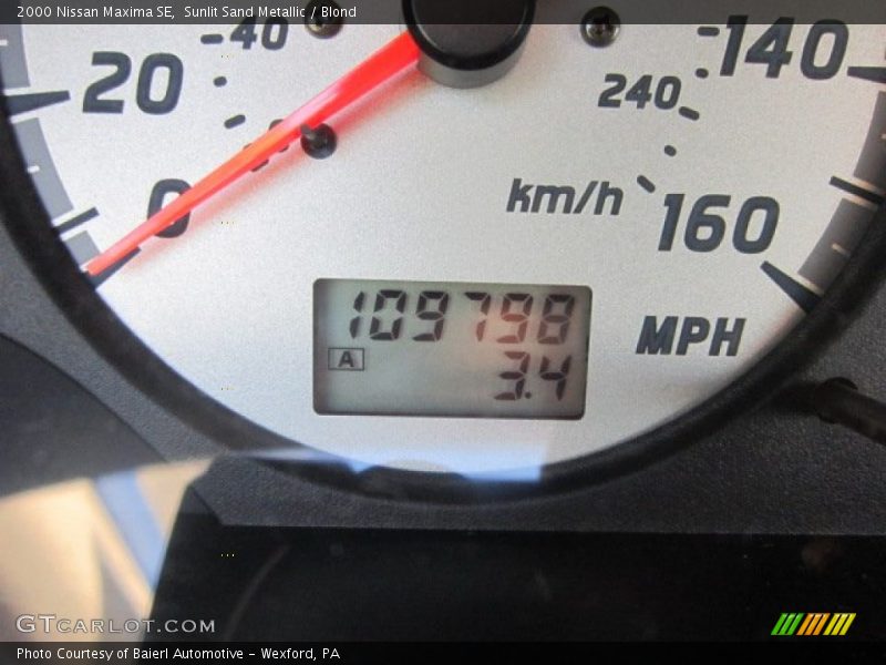 Sunlit Sand Metallic / Blond 2000 Nissan Maxima SE