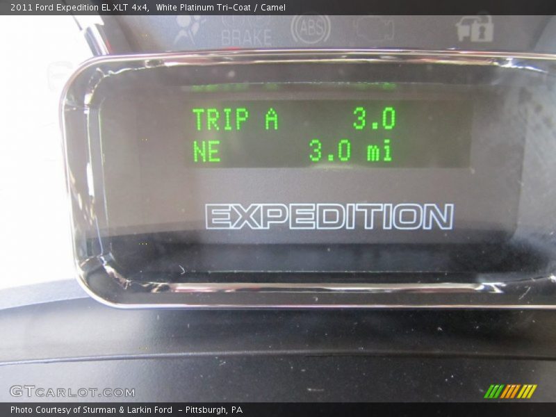 White Platinum Tri-Coat / Camel 2011 Ford Expedition EL XLT 4x4
