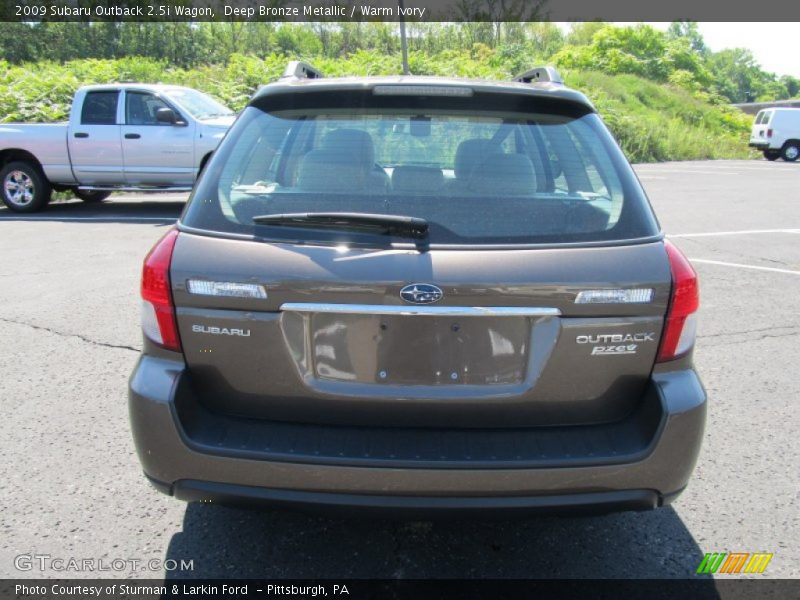 Deep Bronze Metallic / Warm Ivory 2009 Subaru Outback 2.5i Wagon