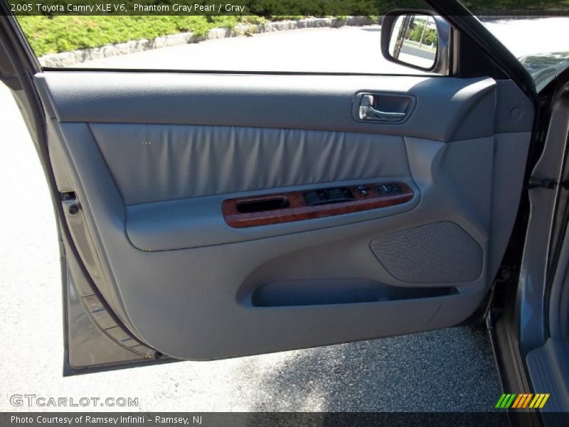 Phantom Gray Pearl / Gray 2005 Toyota Camry XLE V6