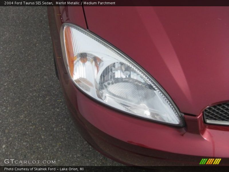 Merlot Metallic / Medium Parchment 2004 Ford Taurus SES Sedan