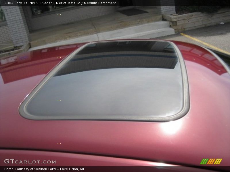 Merlot Metallic / Medium Parchment 2004 Ford Taurus SES Sedan