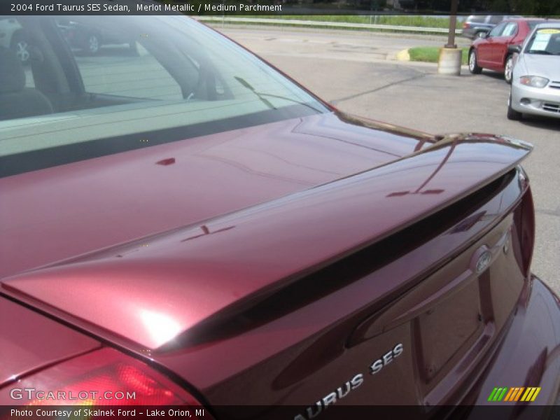 Merlot Metallic / Medium Parchment 2004 Ford Taurus SES Sedan