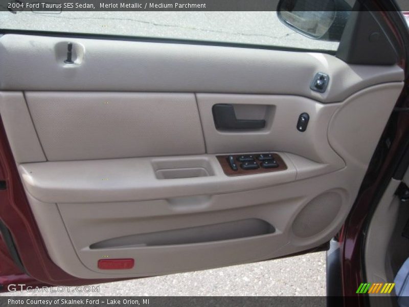 Merlot Metallic / Medium Parchment 2004 Ford Taurus SES Sedan