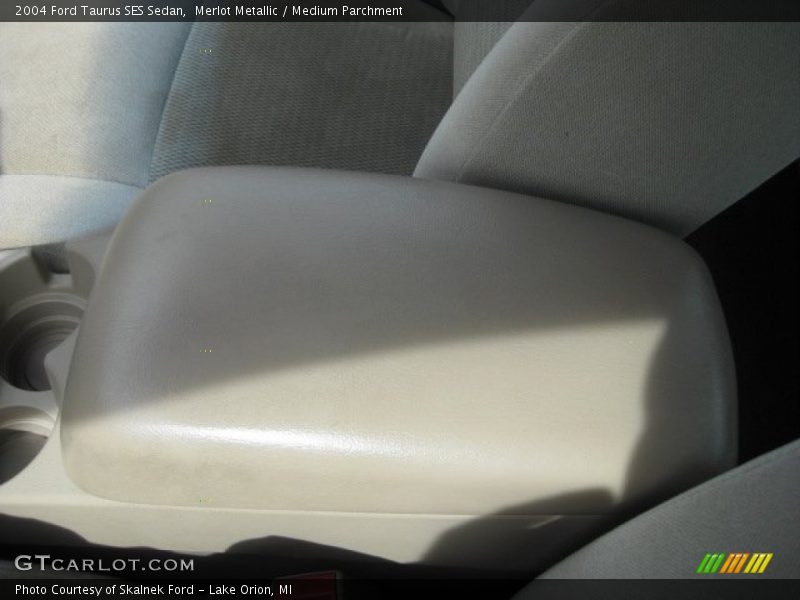 Merlot Metallic / Medium Parchment 2004 Ford Taurus SES Sedan