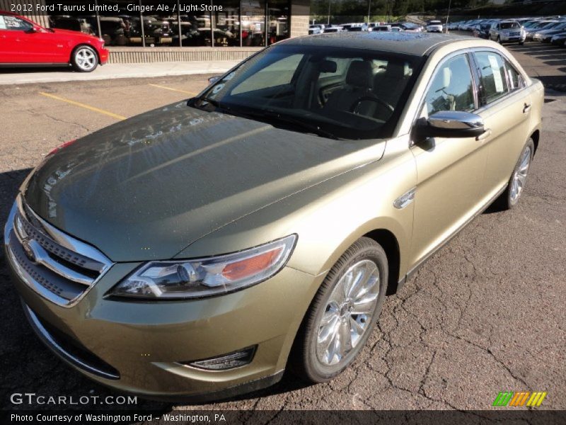 Front 3/4 View of 2012 Taurus Limited