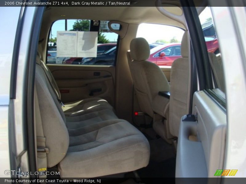 Dark Gray Metallic / Tan/Neutral 2006 Chevrolet Avalanche Z71 4x4