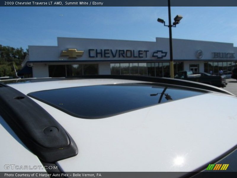 Summit White / Ebony 2009 Chevrolet Traverse LT AWD