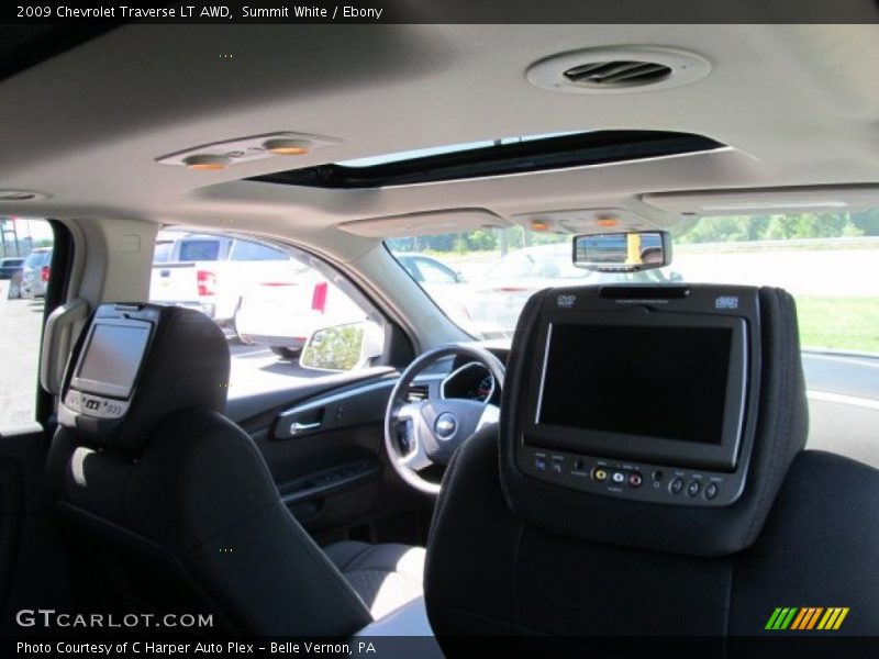 Summit White / Ebony 2009 Chevrolet Traverse LT AWD