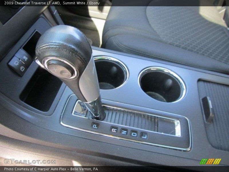 Summit White / Ebony 2009 Chevrolet Traverse LT AWD