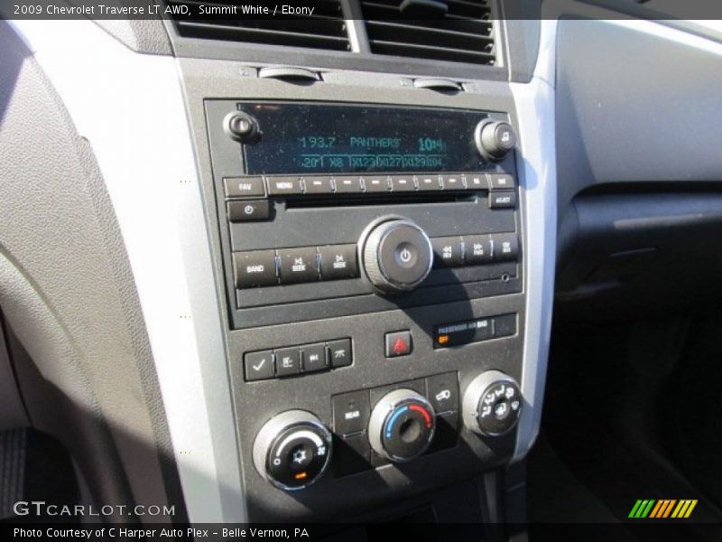 Summit White / Ebony 2009 Chevrolet Traverse LT AWD