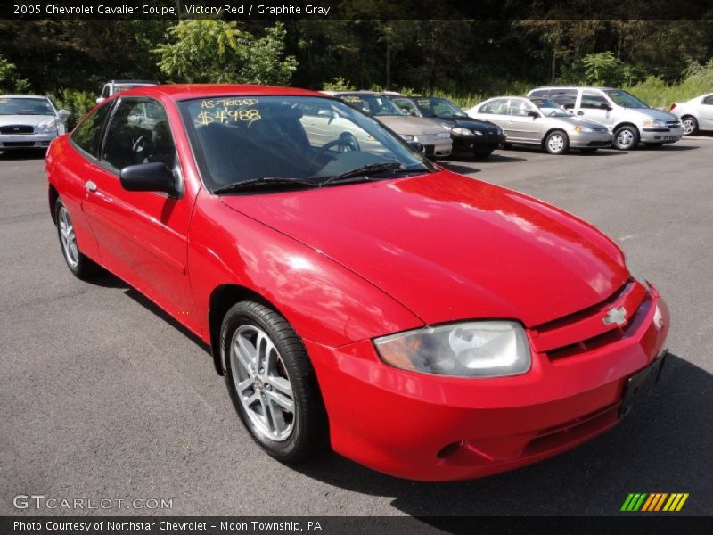 Victory Red / Graphite Gray 2005 Chevrolet Cavalier Coupe