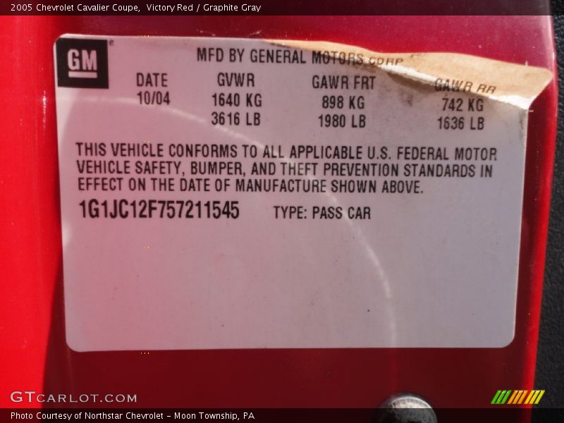 Victory Red / Graphite Gray 2005 Chevrolet Cavalier Coupe