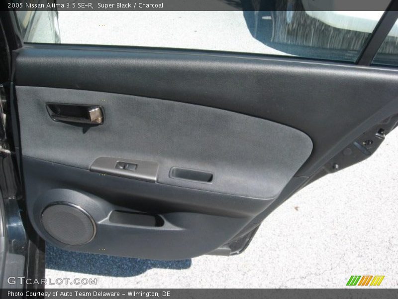 Super Black / Charcoal 2005 Nissan Altima 3.5 SE-R